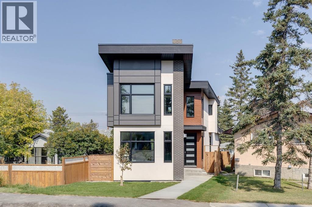 7722 47 Avenue NW, Calgary, Alberta