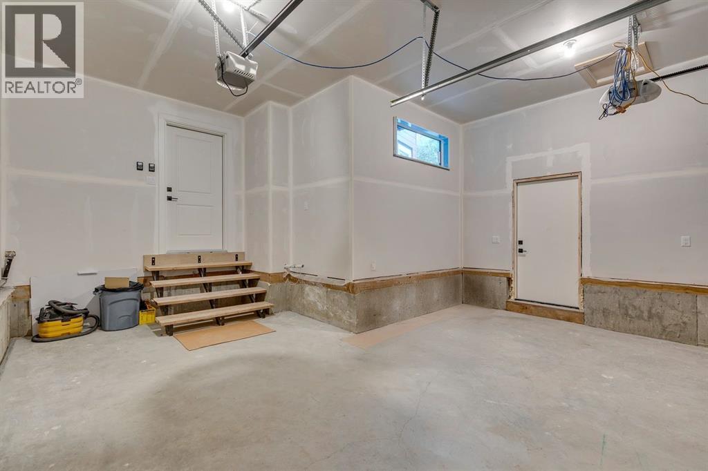 Single Family House for Sale in   Avenue NW Bowness Calgary 
