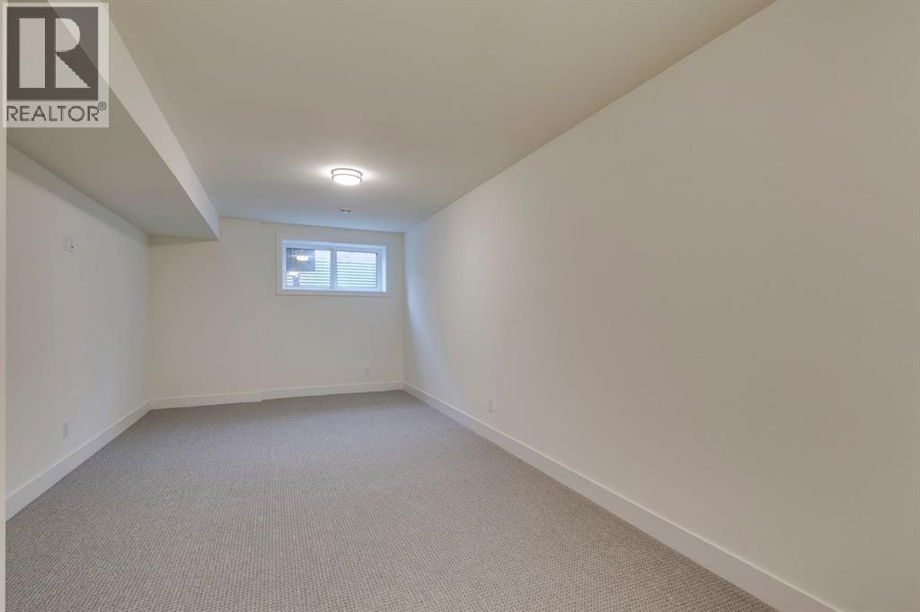 Single Family House for Sale in   Avenue NW Bowness Calgary 