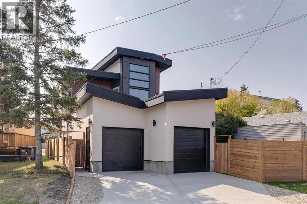 Single Family House for Sale in   Avenue NW Bowness Calgary 