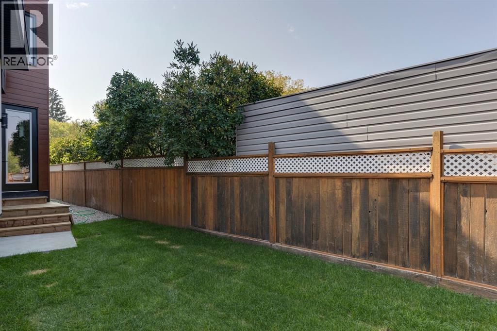 Single Family House for Sale in   Avenue NW Bowness Calgary 