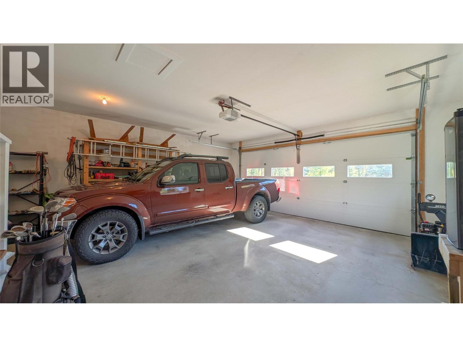 2101 MAWER Road, Kimberley