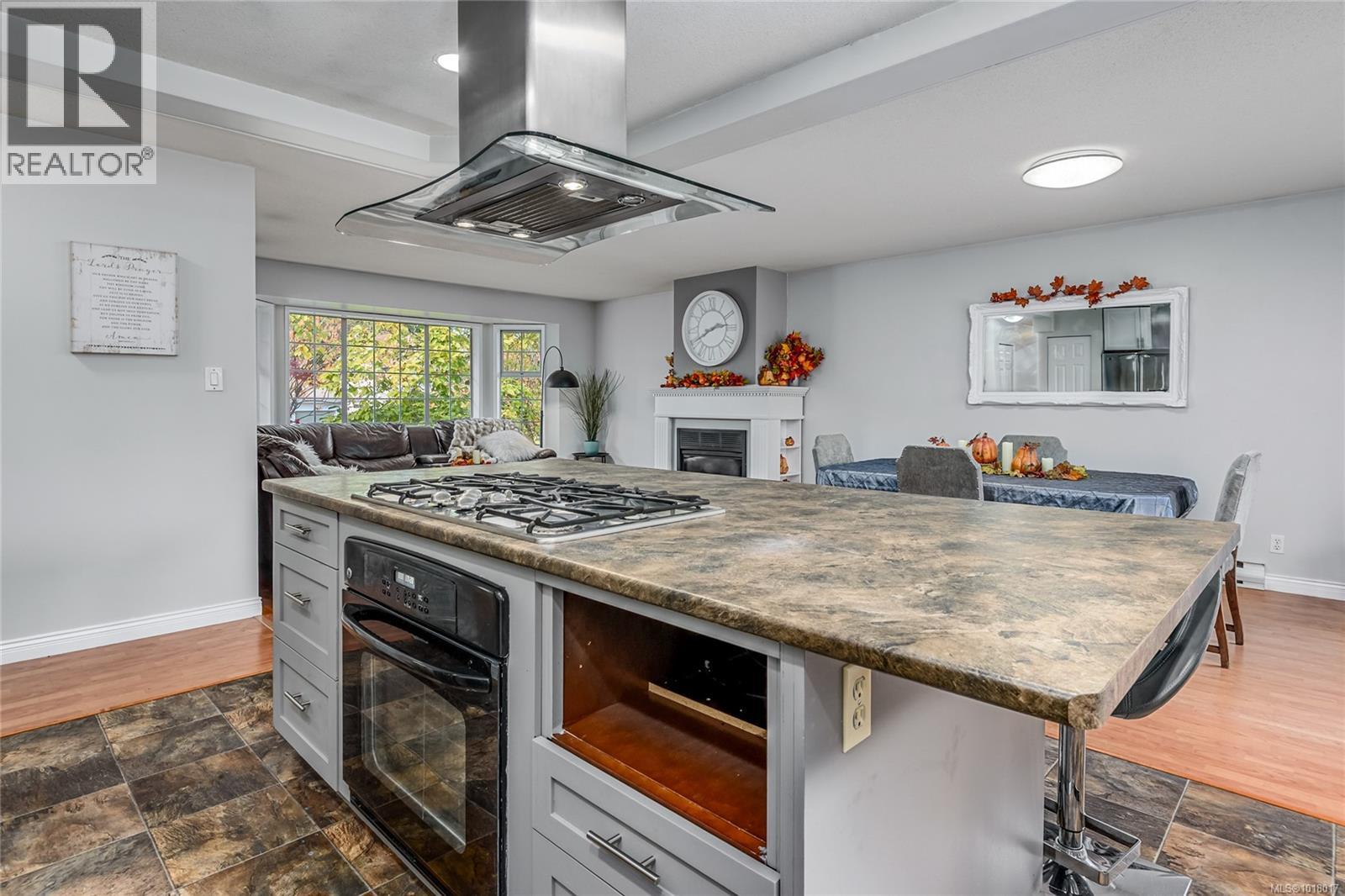 2043 Valley View Dr, Courtenay