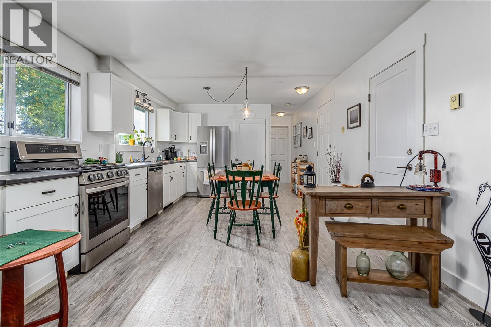 2043 Valley View Dr, Courtenay