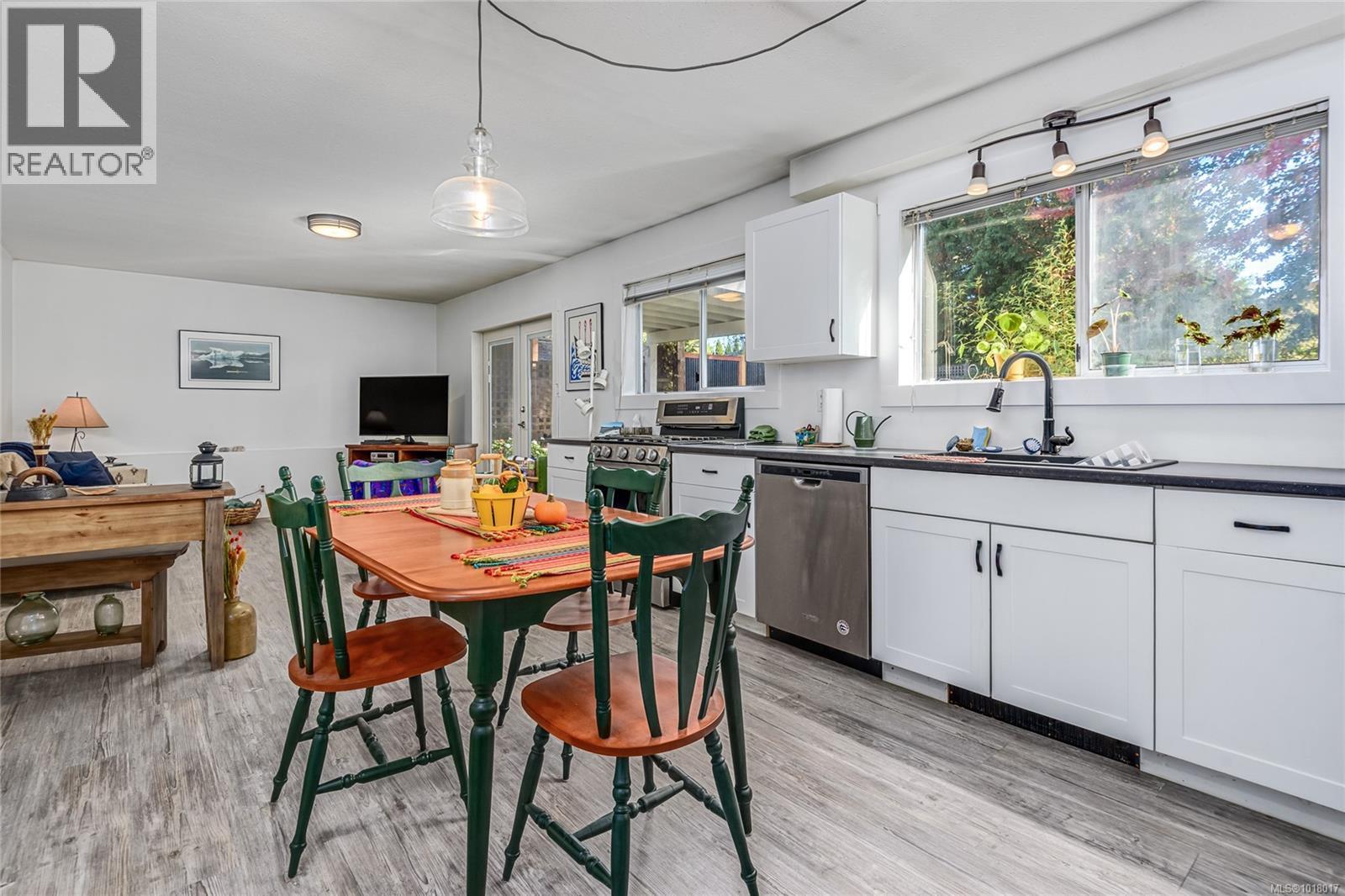 2043 Valley View Dr, Courtenay