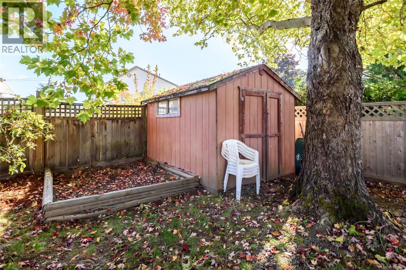 2043 Valley View Dr, Courtenay