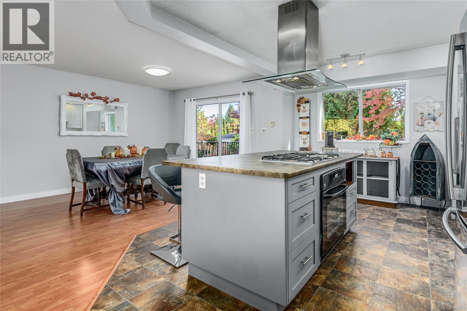 2043 Valley View Dr, Courtenay