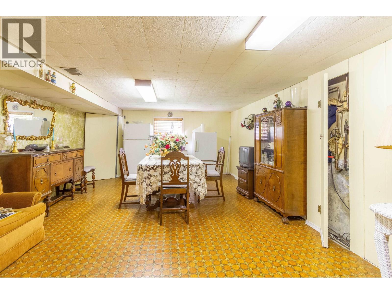 4342 PARKER STREET, Burnaby