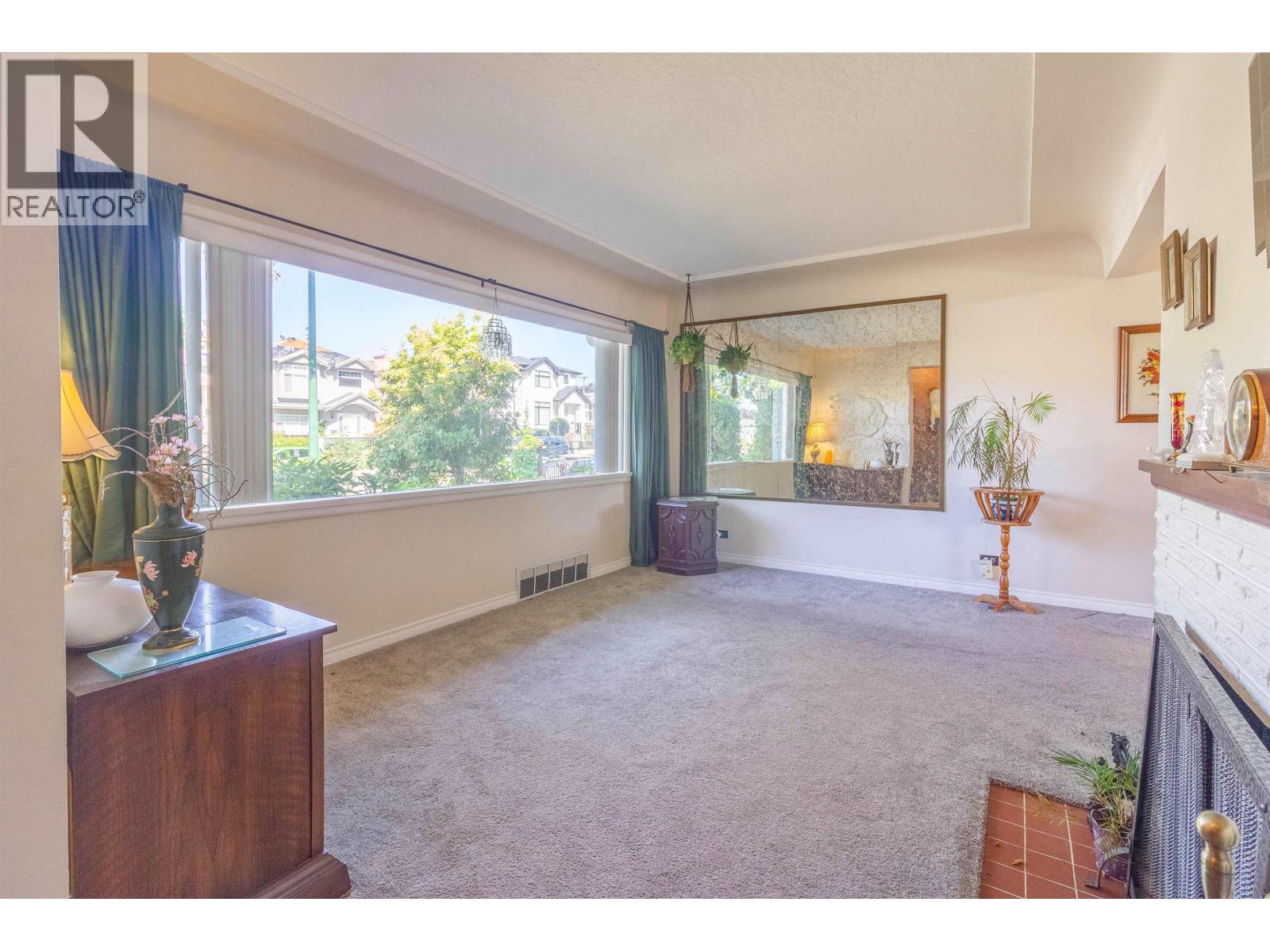 4342 PARKER STREET, Burnaby