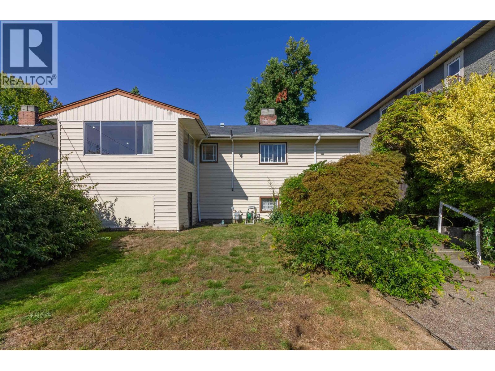 4342 PARKER STREET, Burnaby