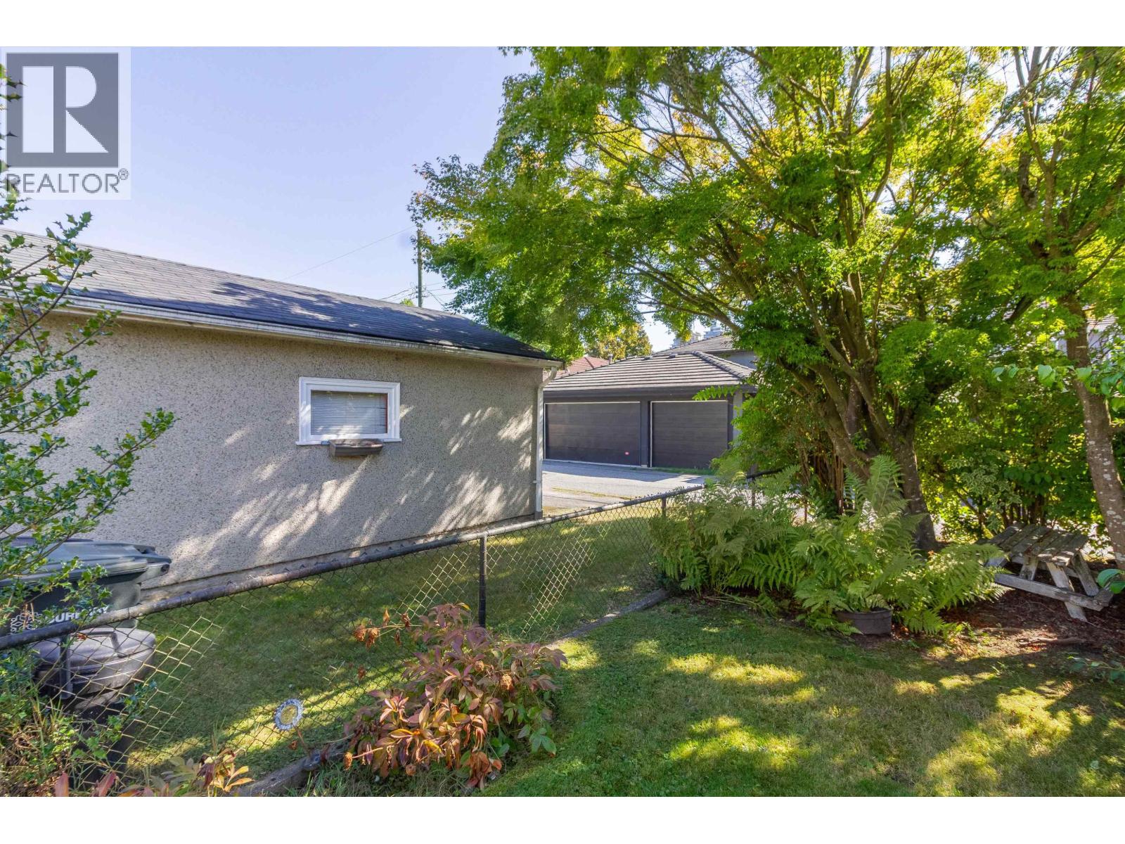 4342 PARKER STREET, Burnaby