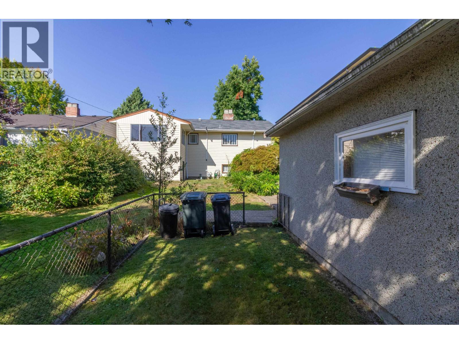 4342 PARKER STREET, Burnaby
