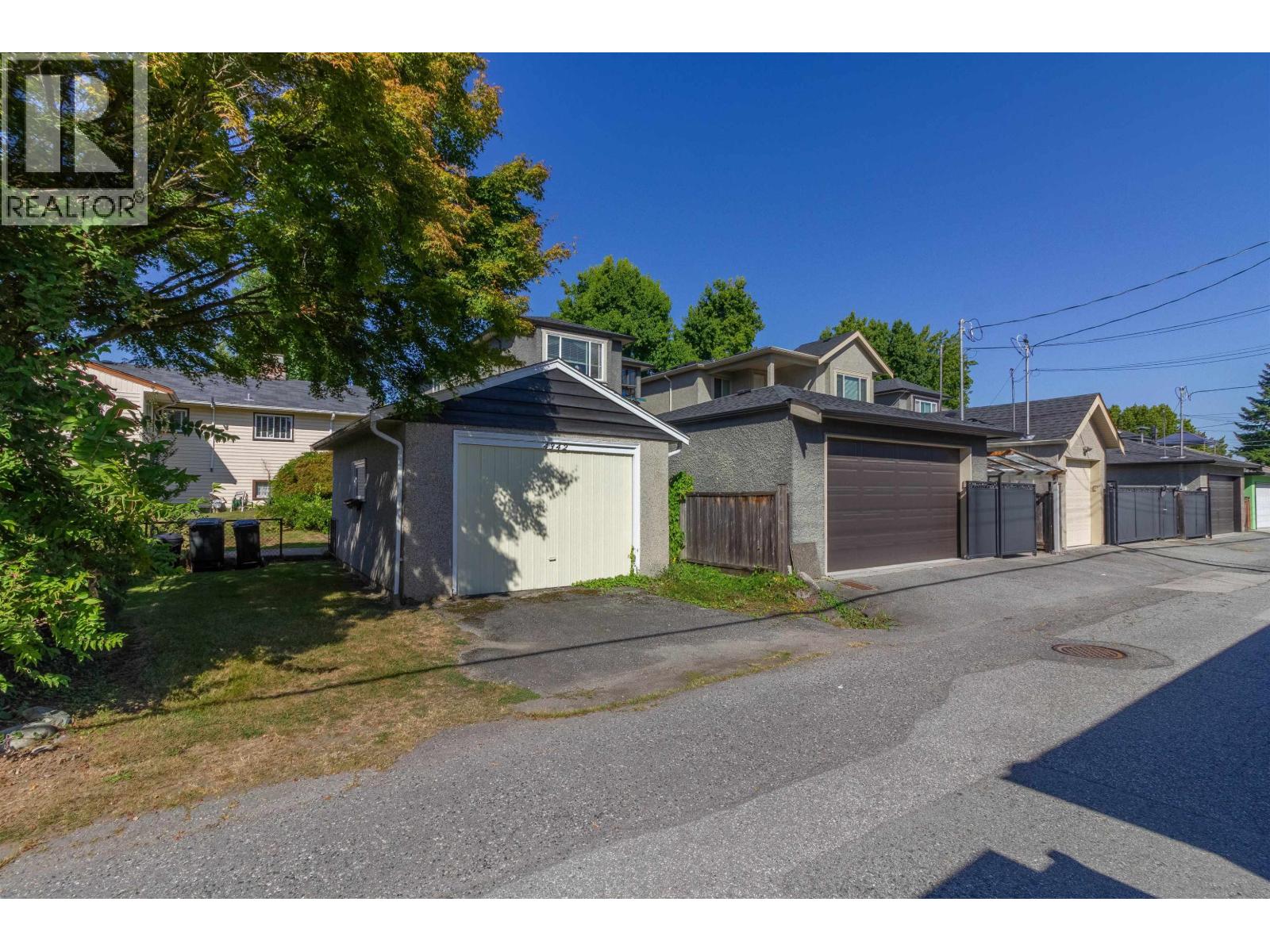 4342 PARKER STREET, Burnaby