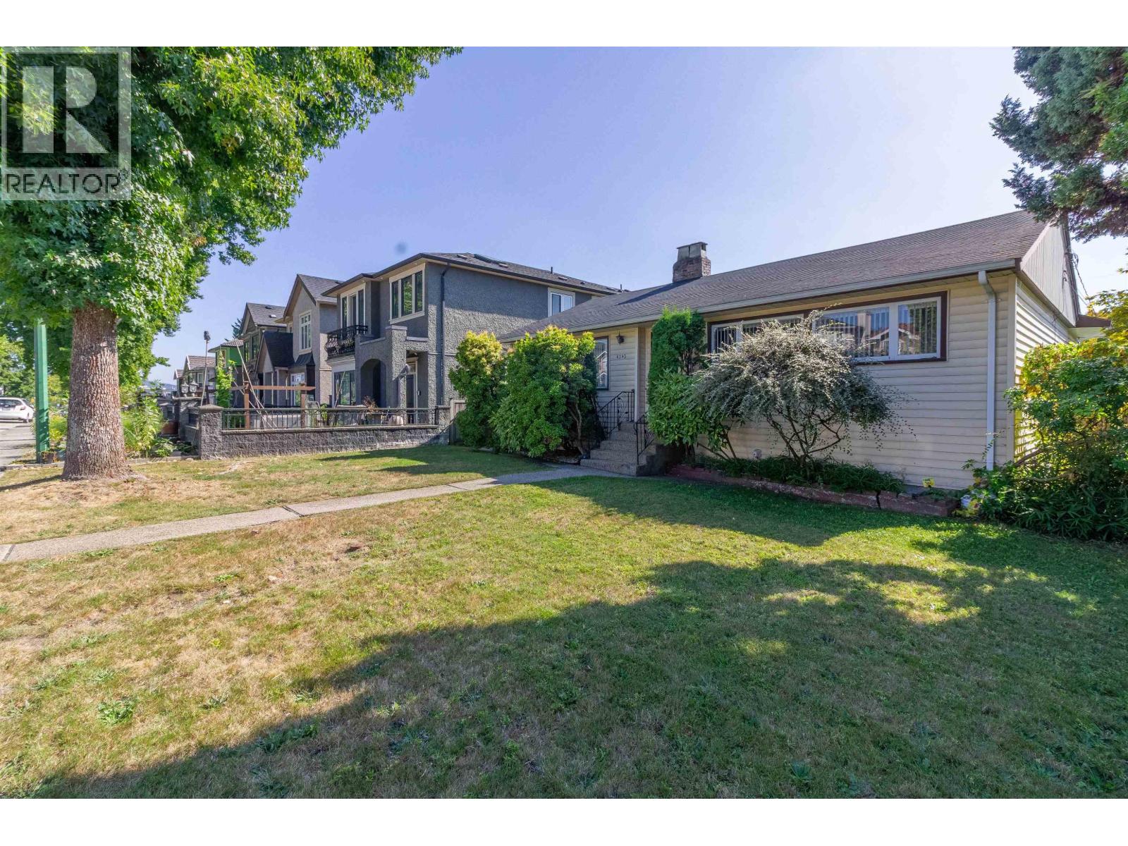 4342 PARKER STREET, Burnaby