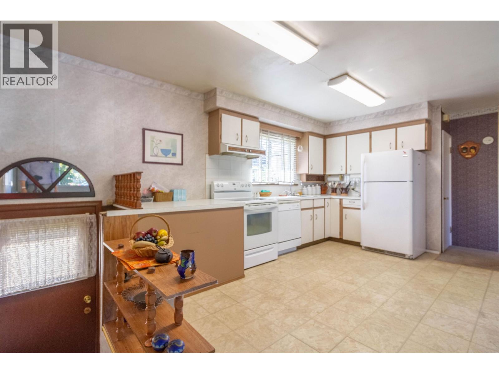 4342 PARKER STREET, Burnaby