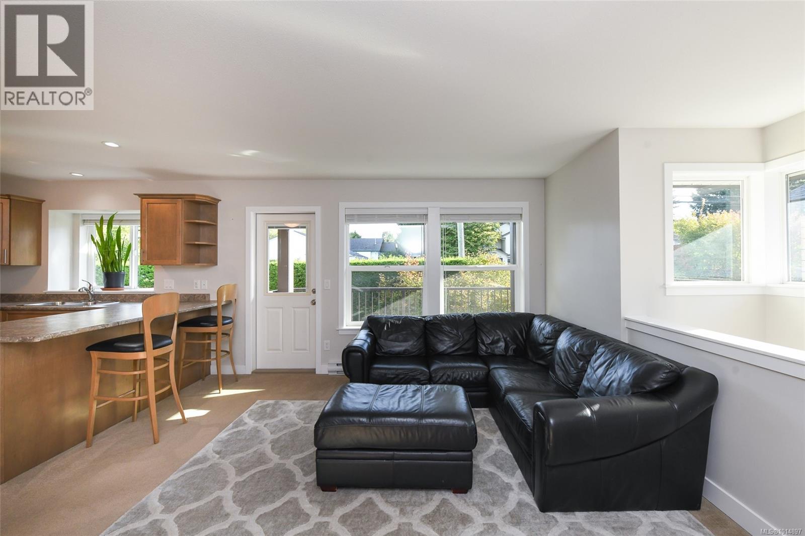230 4699 Muir Rd, Courtenay