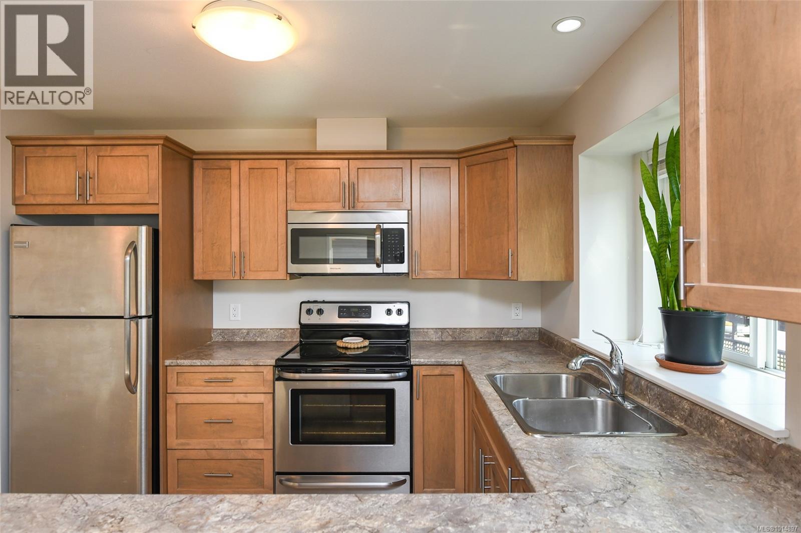 230 4699 Muir Rd, Courtenay