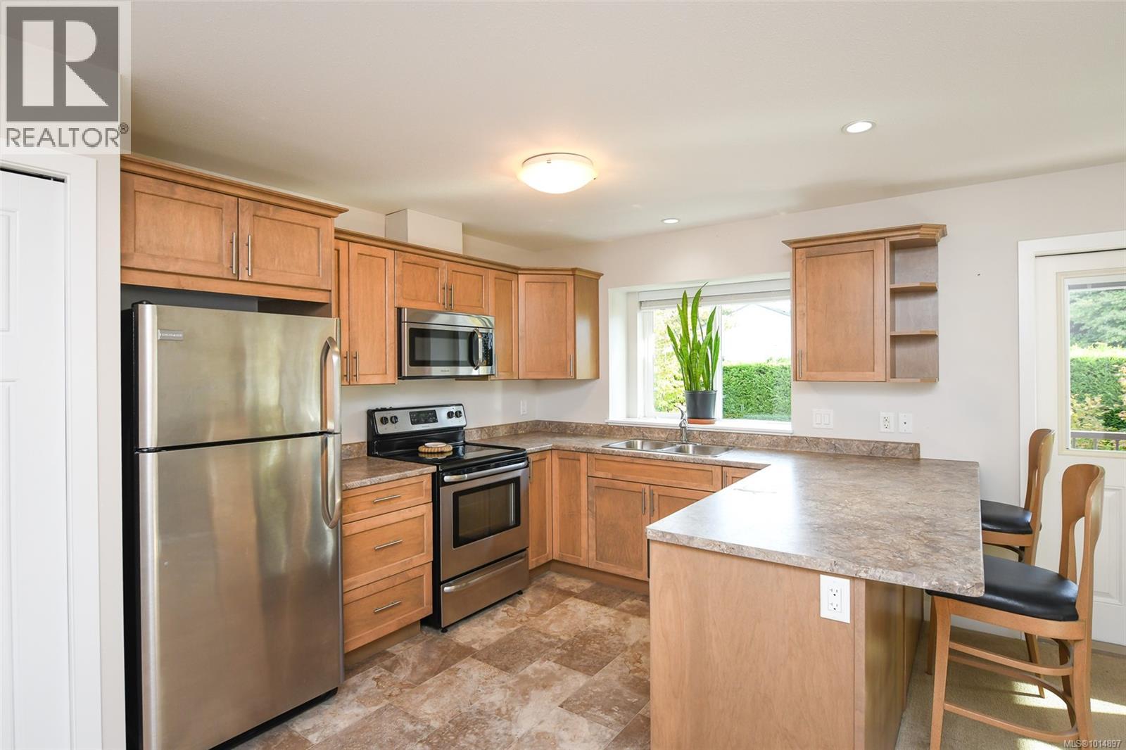 230 4699 Muir Rd, Courtenay