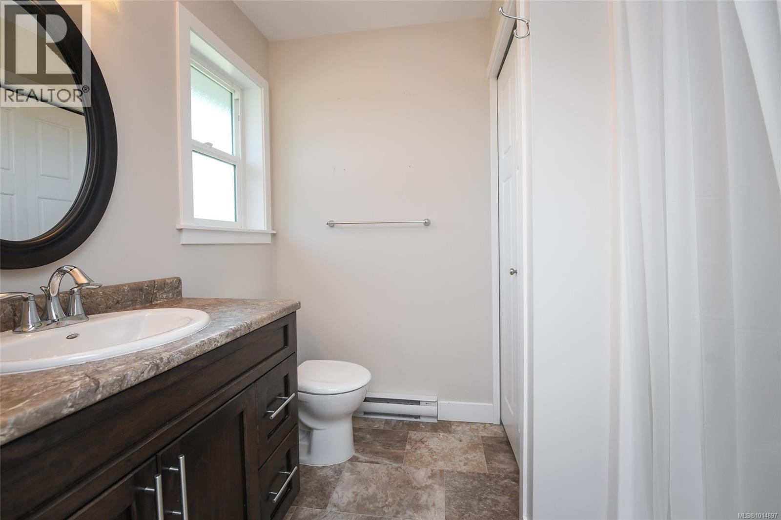 230 4699 Muir Rd, Courtenay