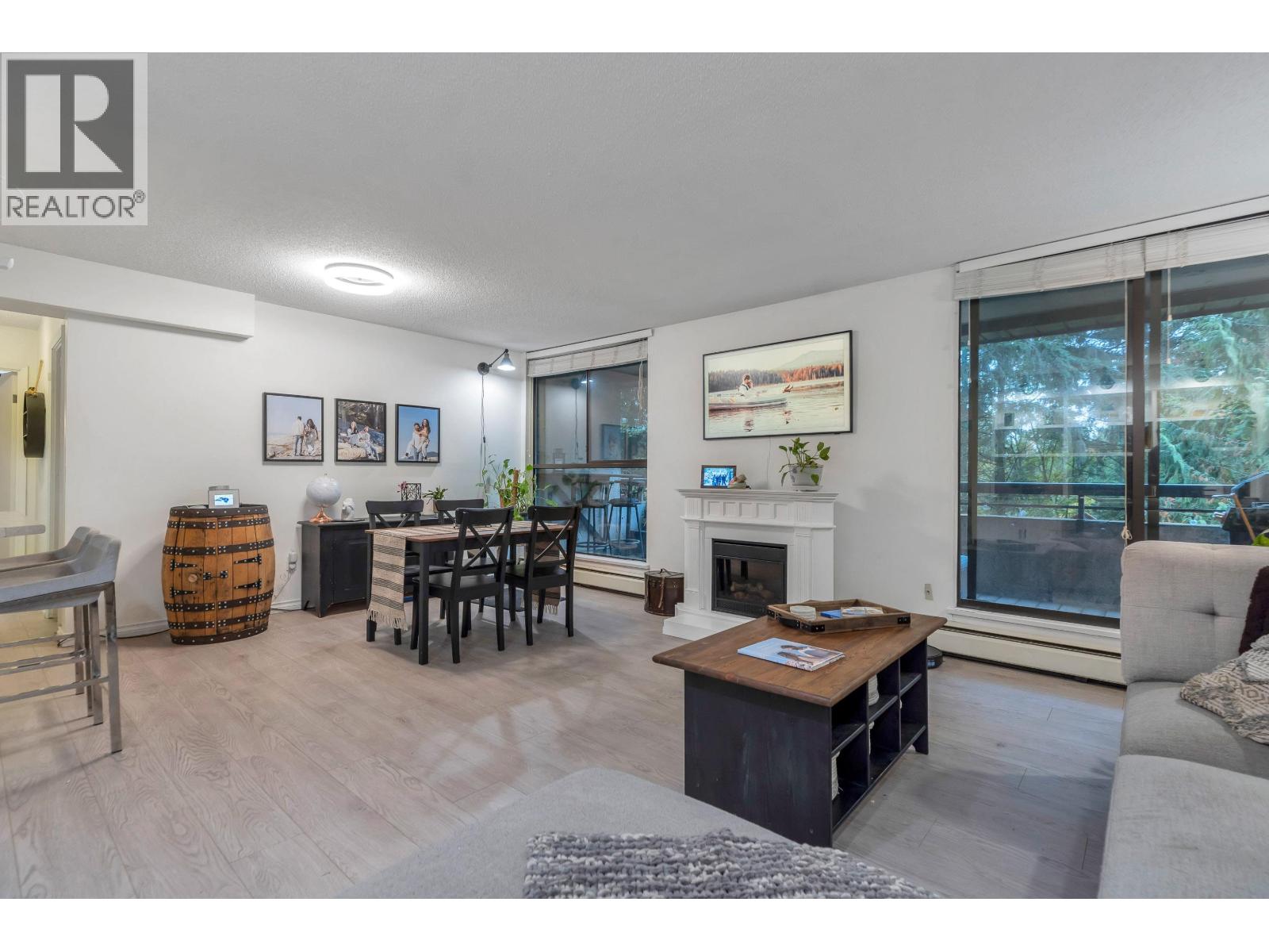 501 3771 BARTLETT COURT - Photo 5 of 40, Burnaby, British Columbia