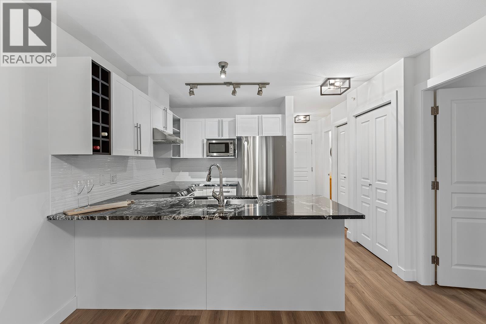  1099 Sunset Drive, Kelowna