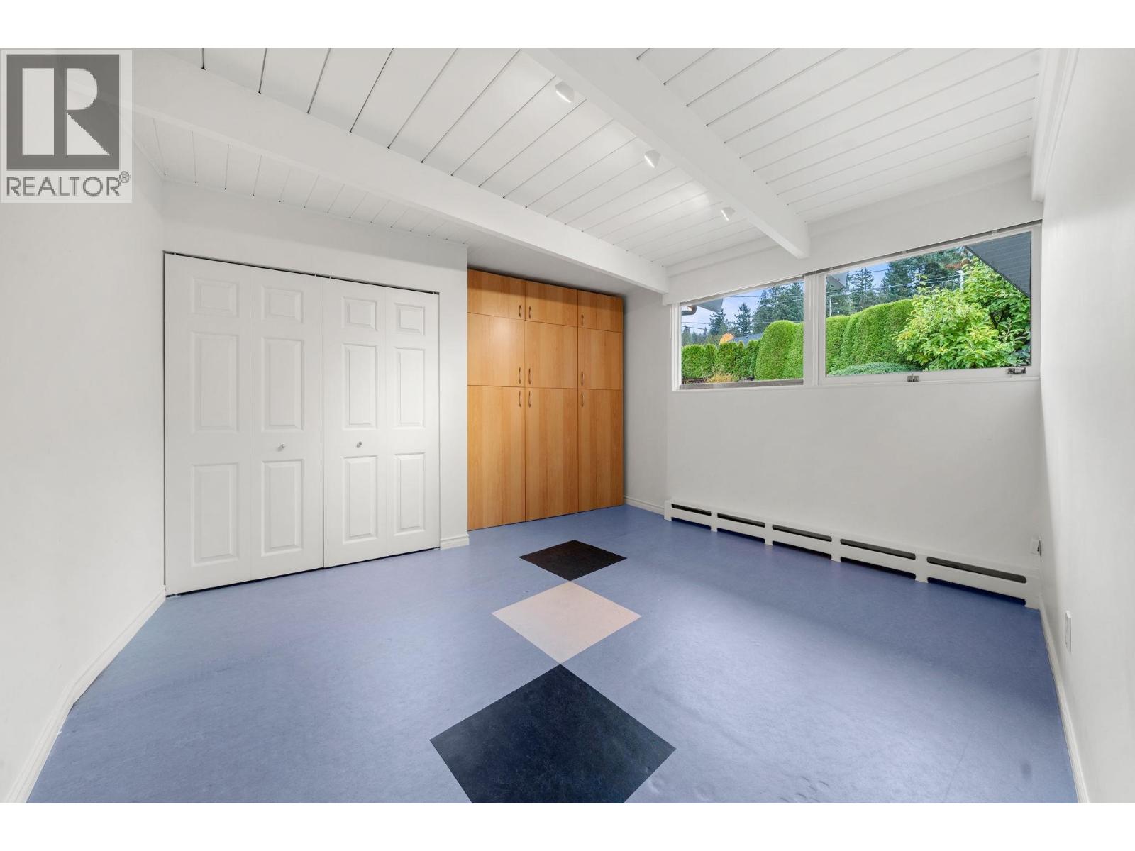 749 WINONA AVENUE, North Vancouver