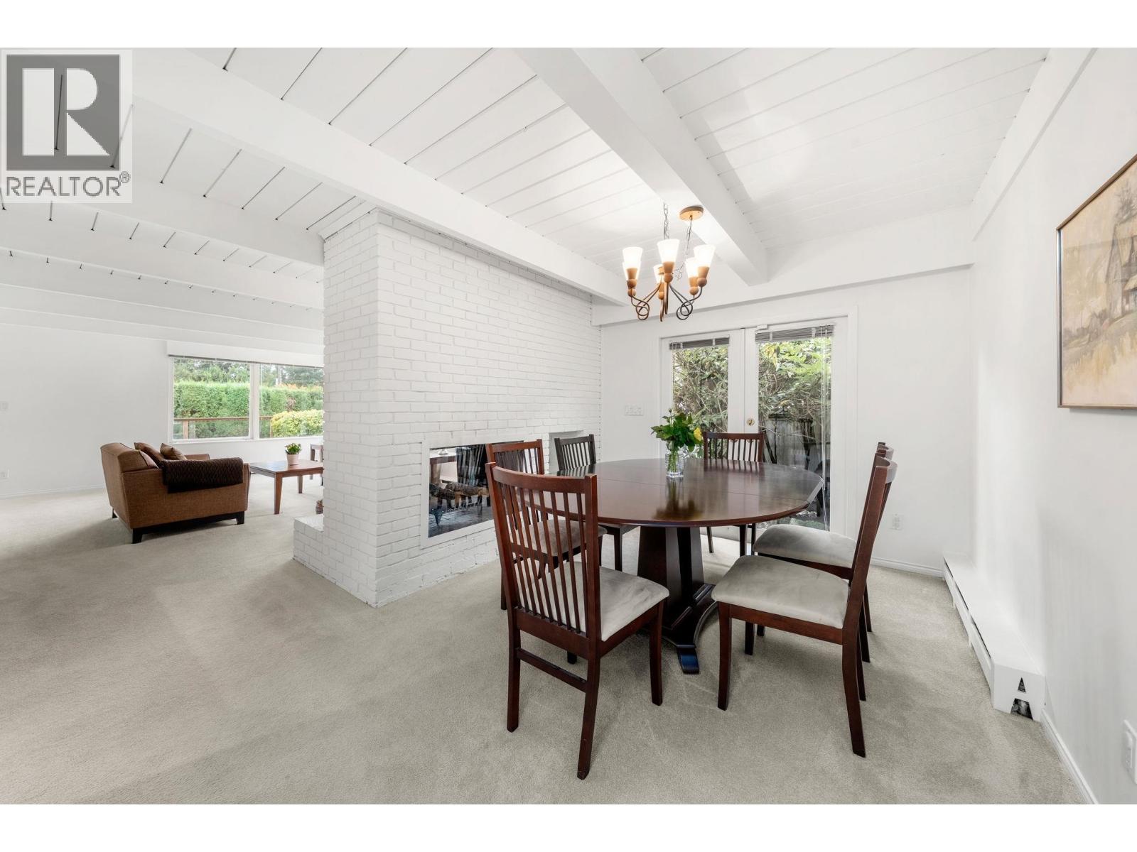 749 WINONA AVENUE, North Vancouver