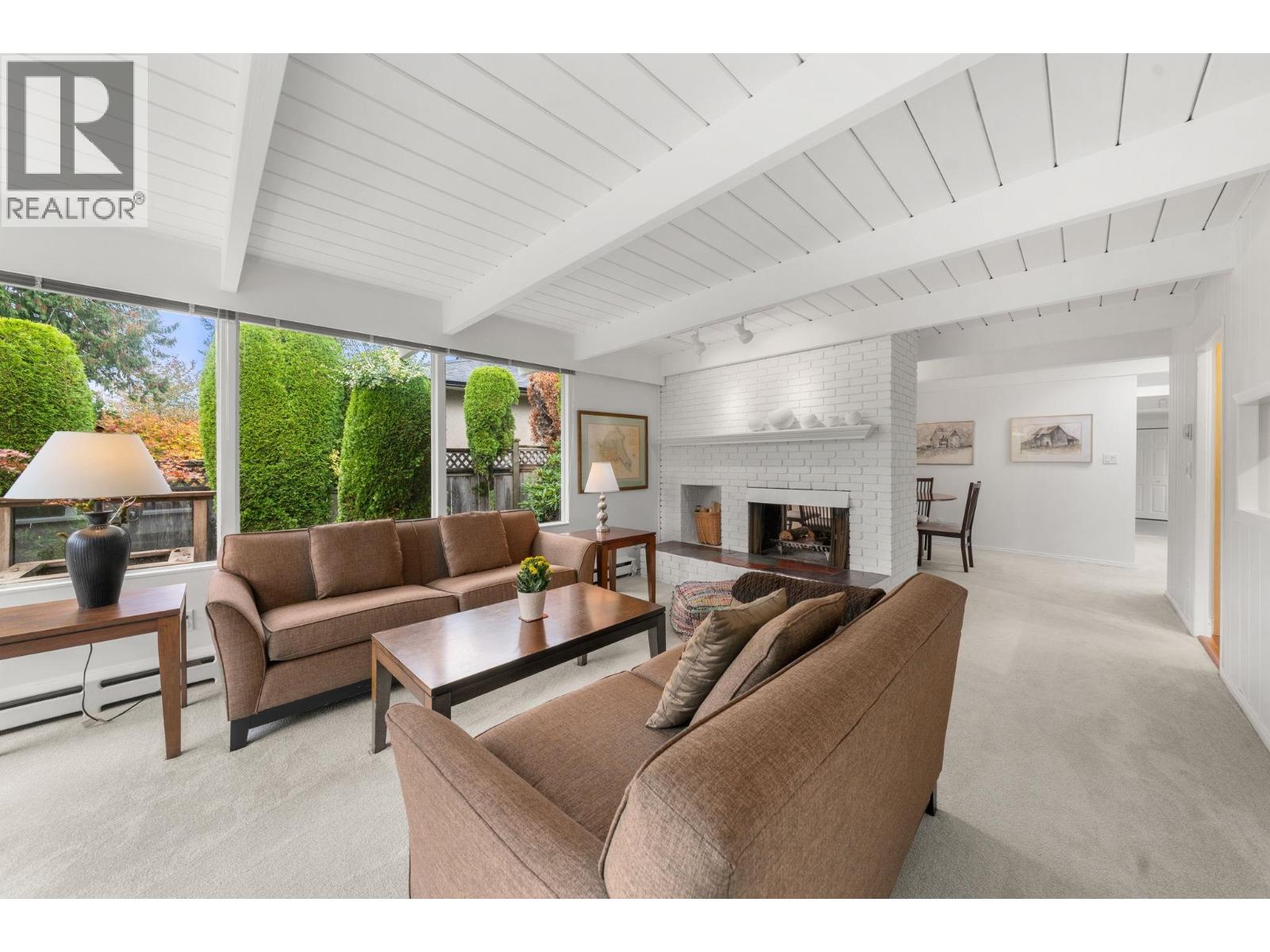 749 WINONA AVENUE, North Vancouver