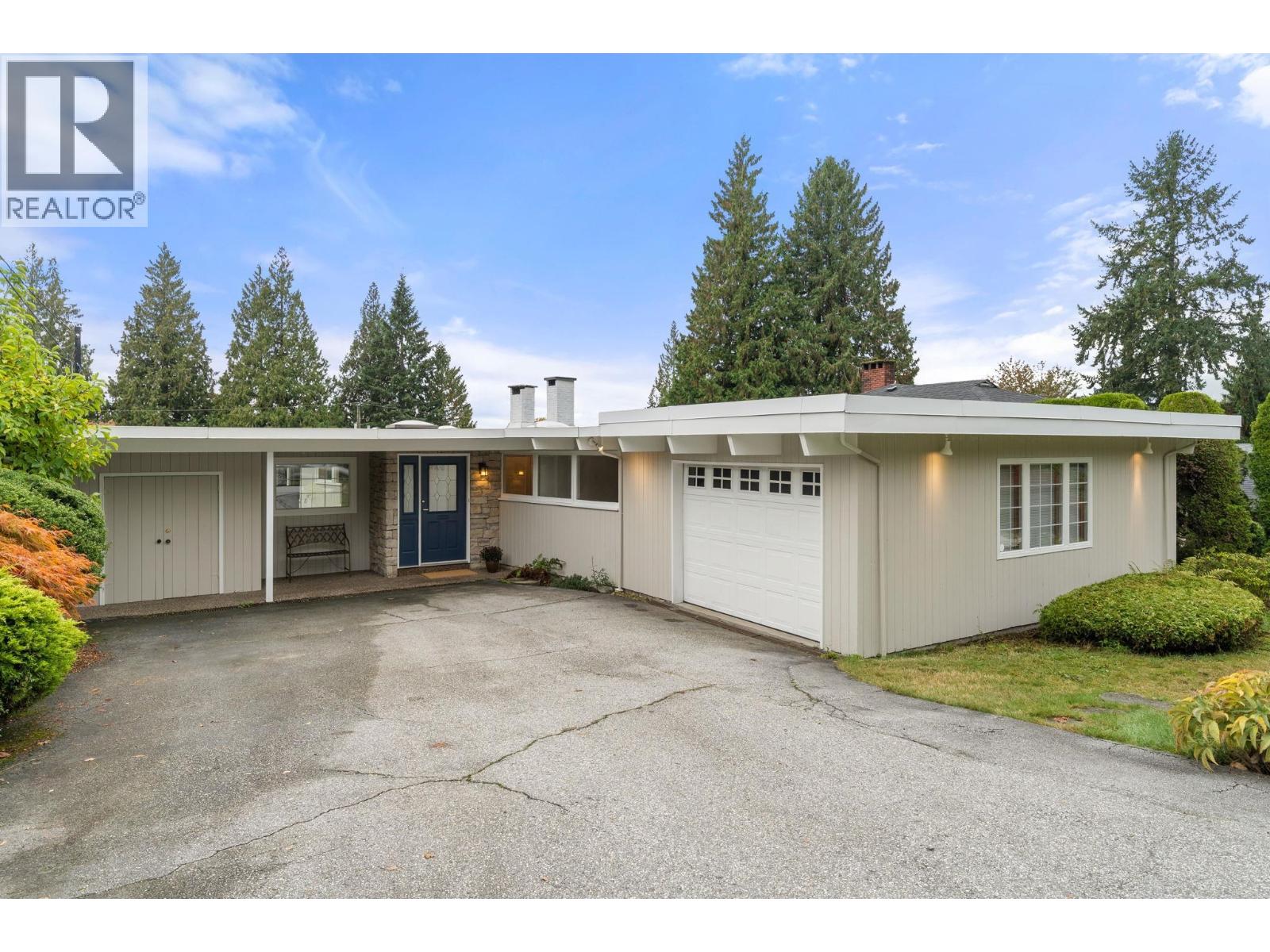 749 WINONA AVENUE, North Vancouver