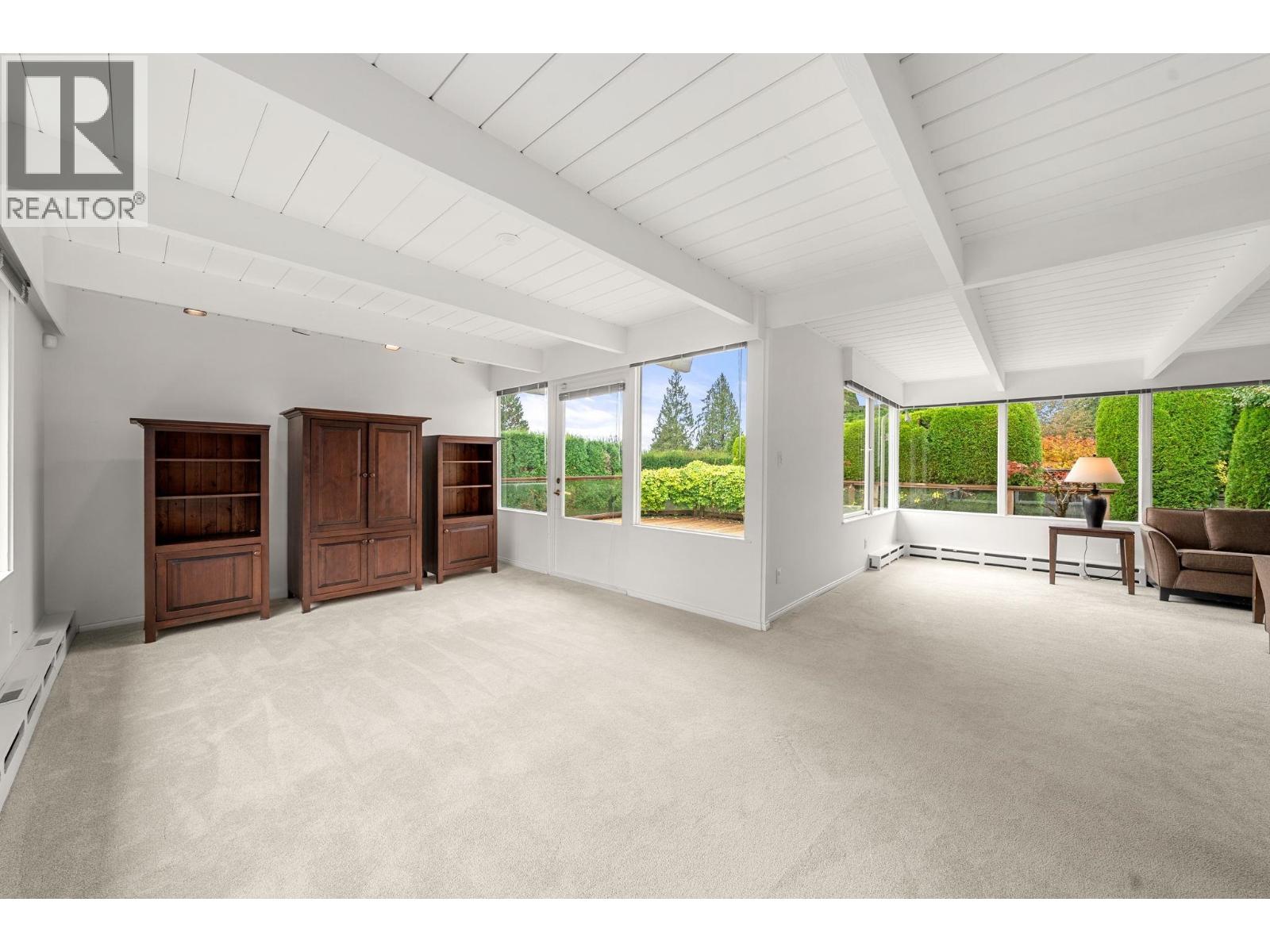749 WINONA AVENUE, North Vancouver
