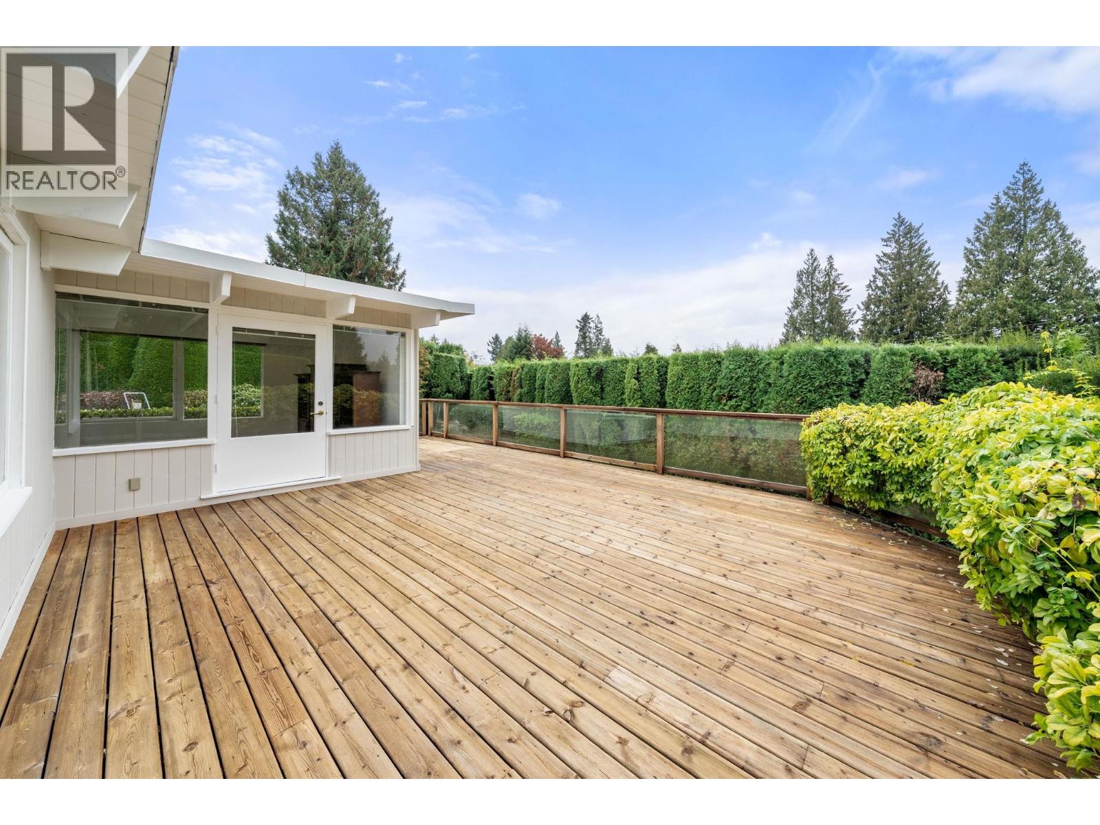 749 WINONA AVENUE, North Vancouver