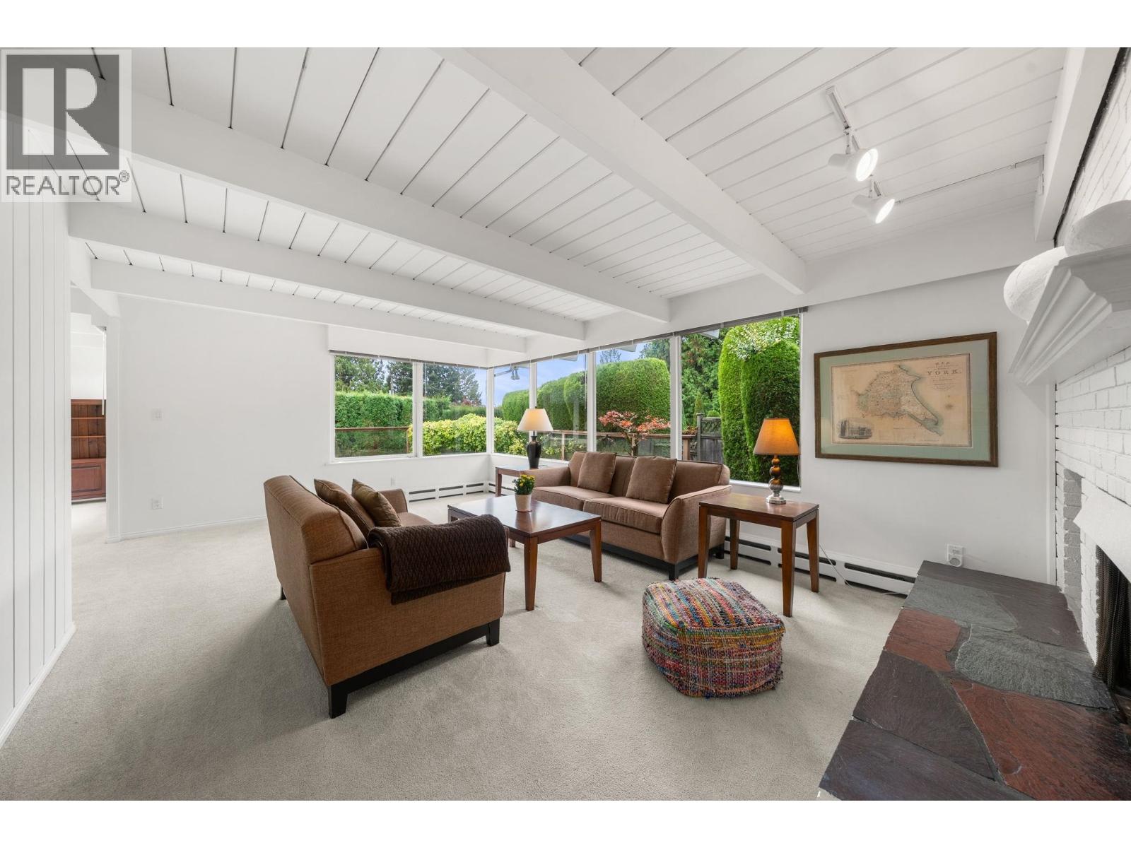 749 WINONA AVENUE, North Vancouver