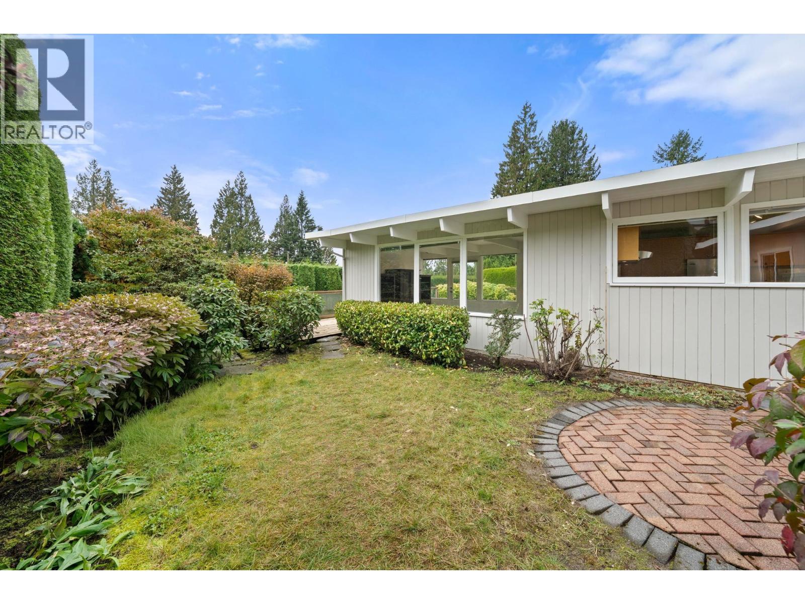 749 WINONA AVENUE, North Vancouver