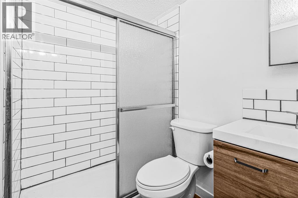 Single Family House for Sale in    Street NW Bowness Calgary 