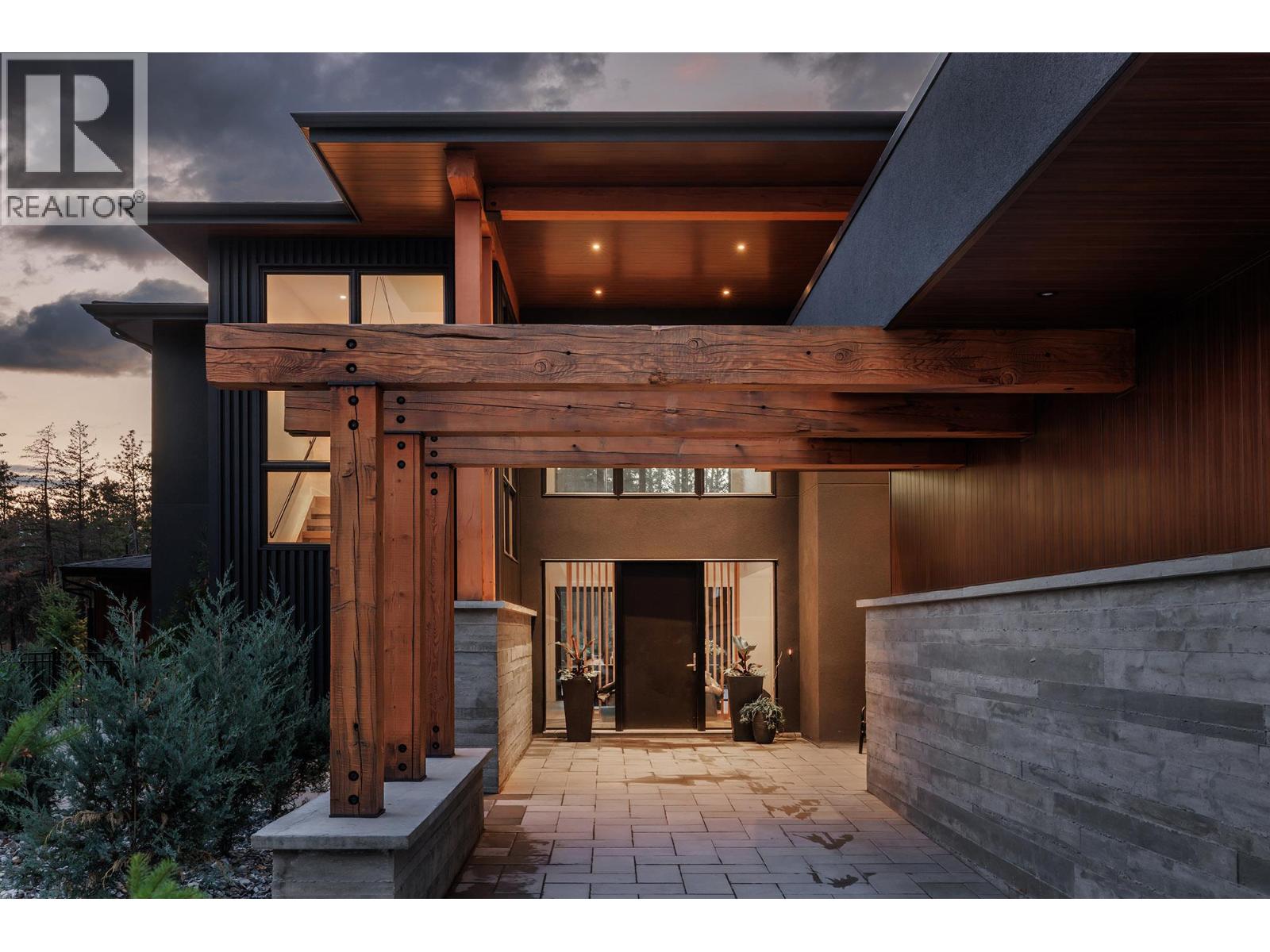  10248 Beacon Hill Drive, Lake Country