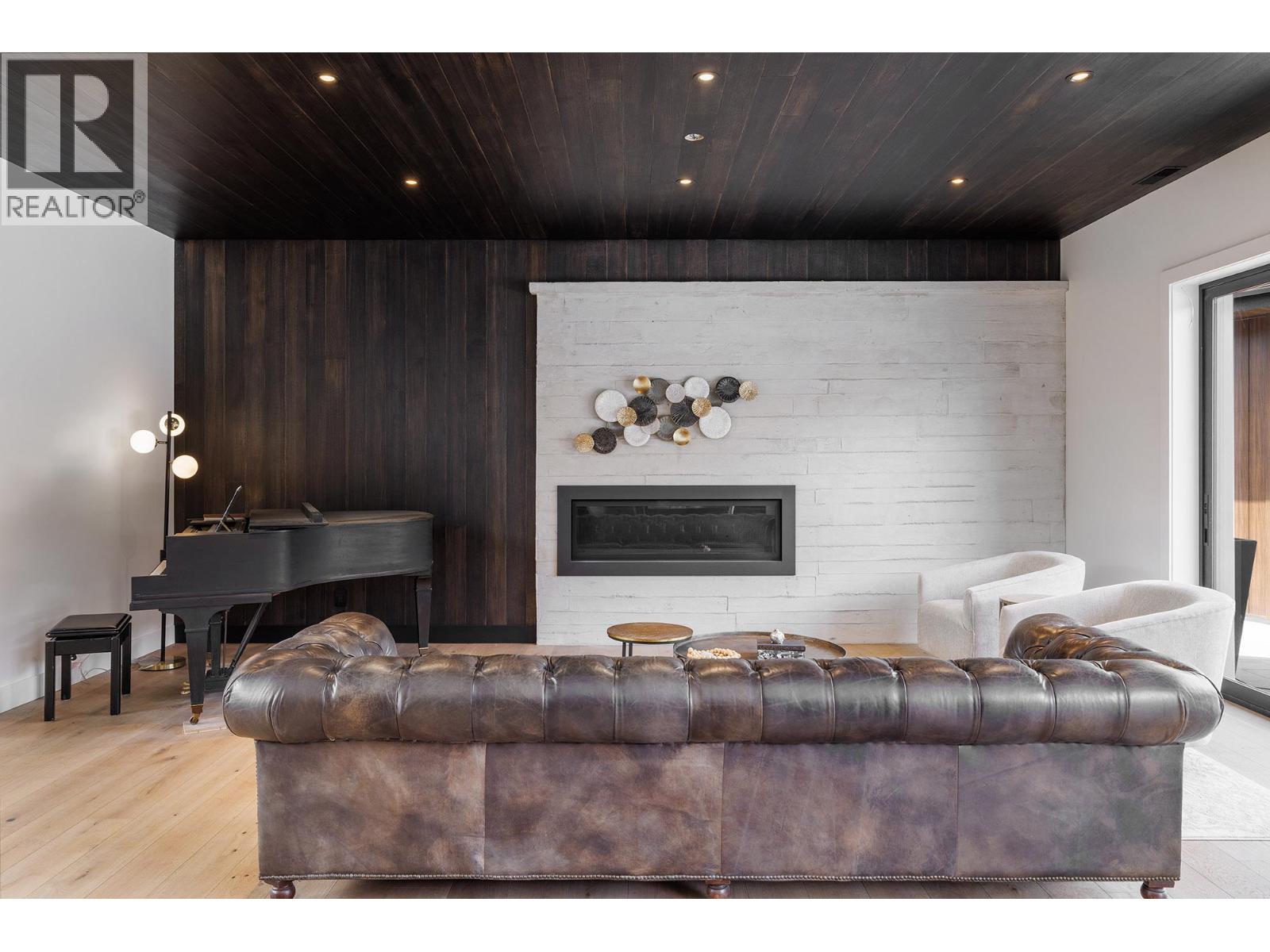  10248 Beacon Hill Drive, Lake Country