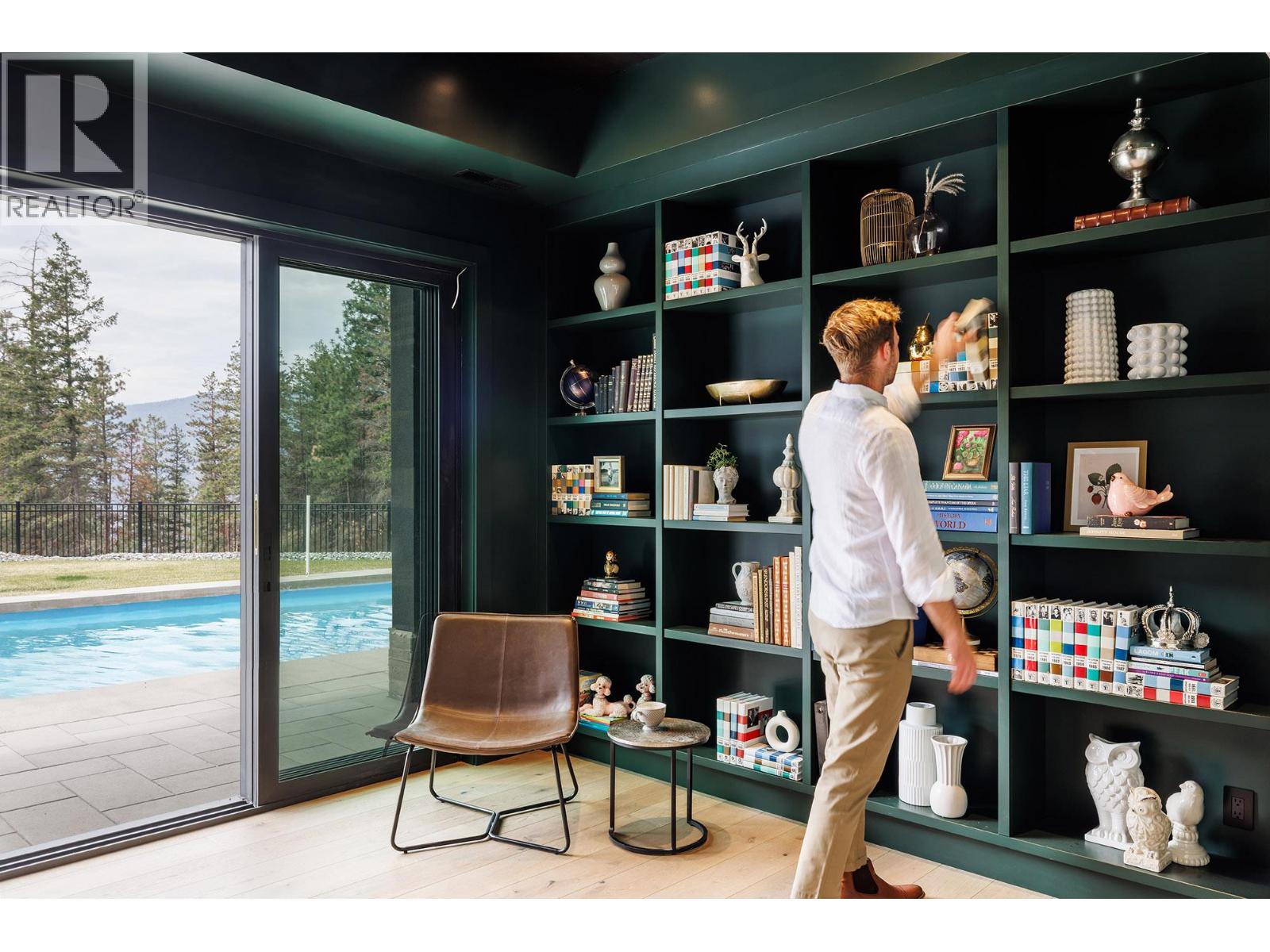  10248 Beacon Hill Drive, Lake Country