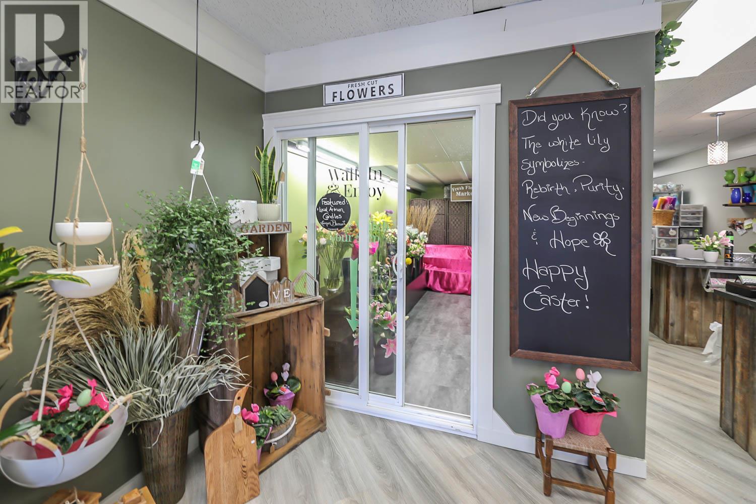 10122/24 MAIN Street, Summerland