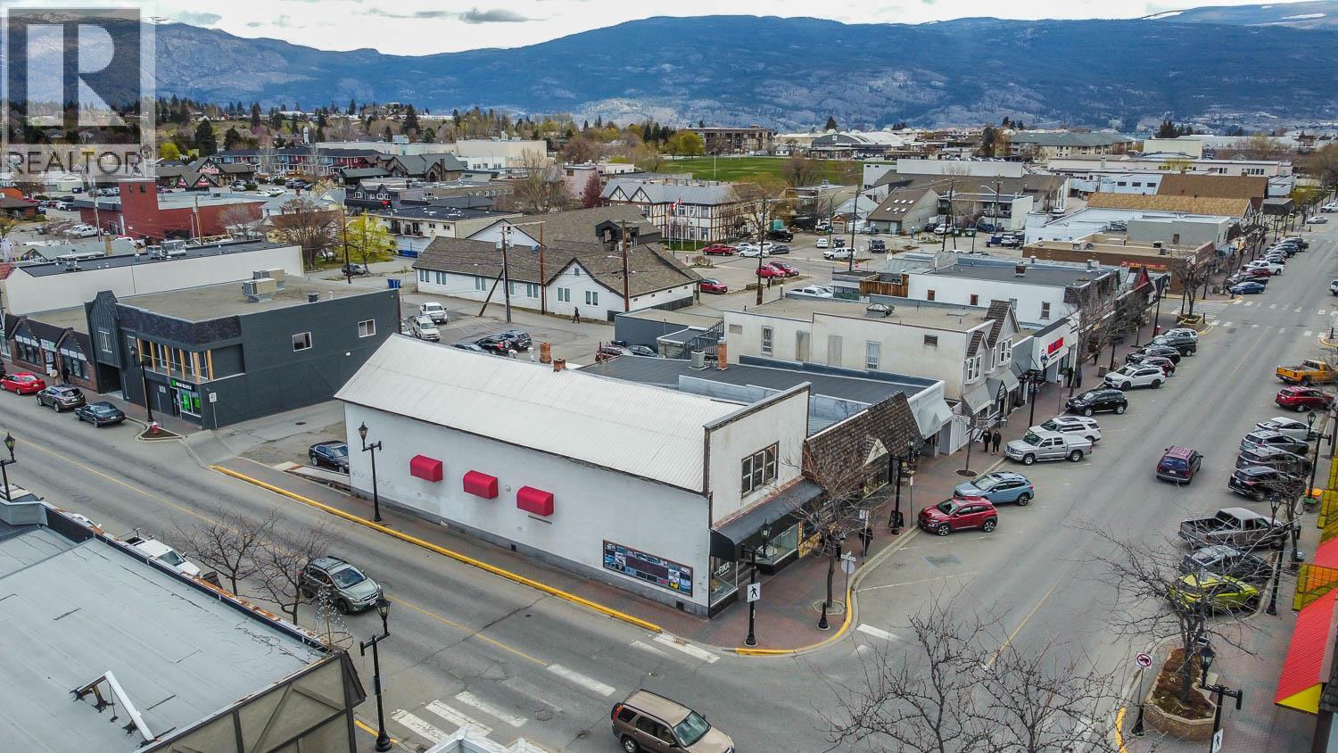 10122/24 MAIN Street, Summerland