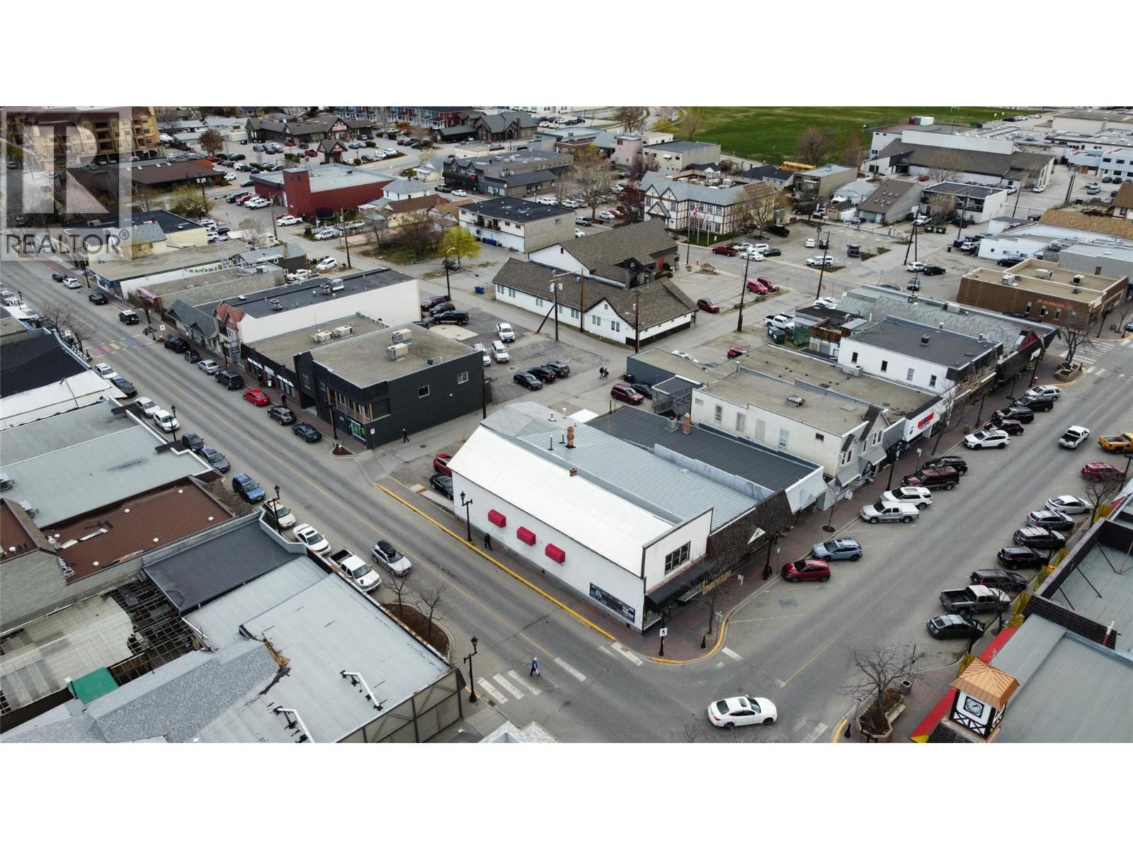 10122/24 MAIN Street, Summerland