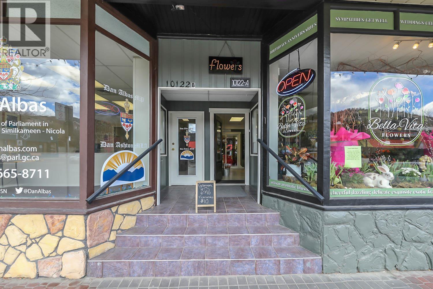 10122/24 MAIN Street, Summerland