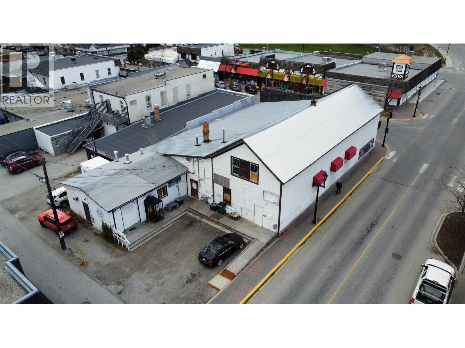 10122/24 MAIN Street, Summerland
