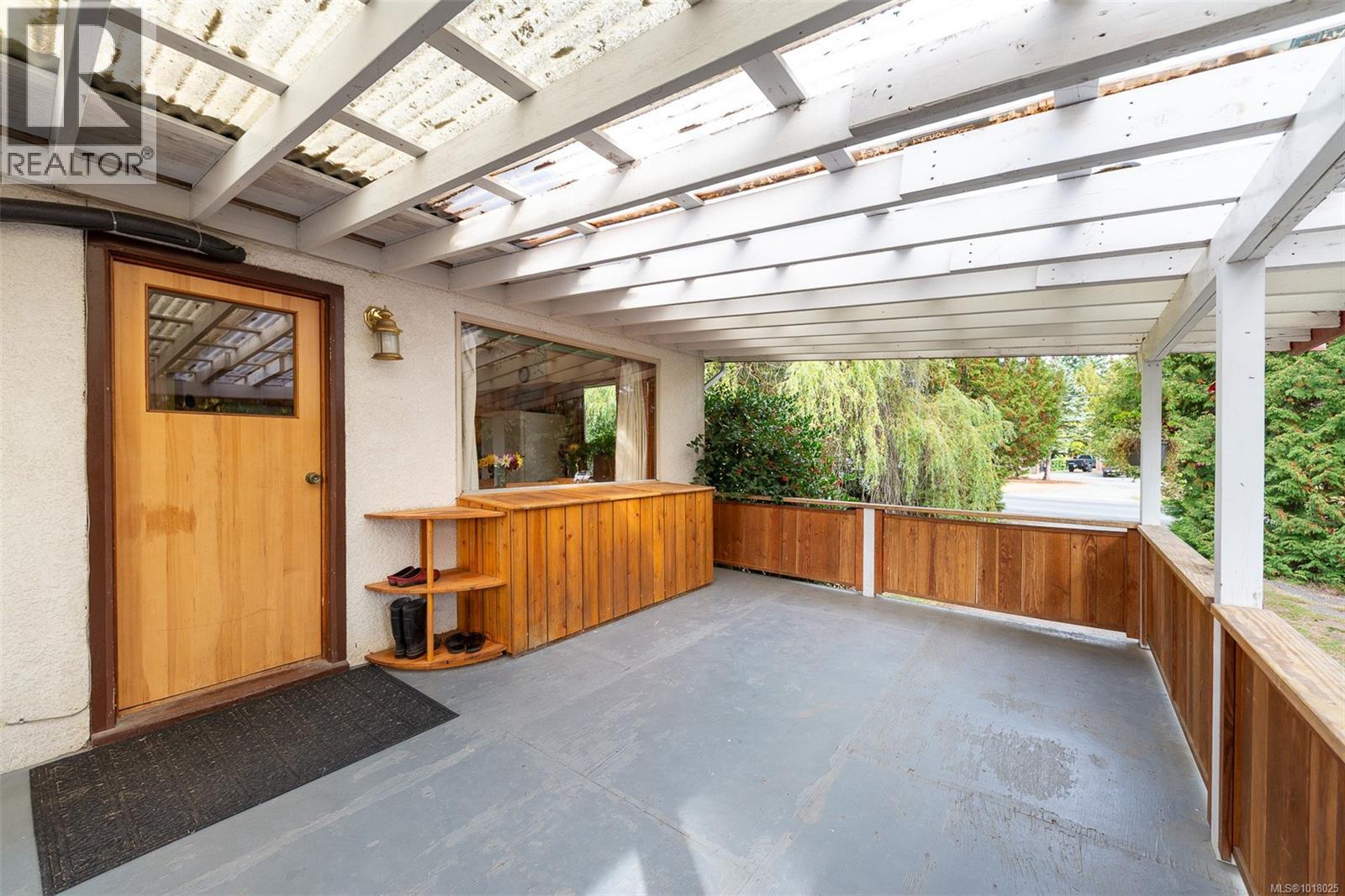 6686 Bell McKinnon Rd, Duncan