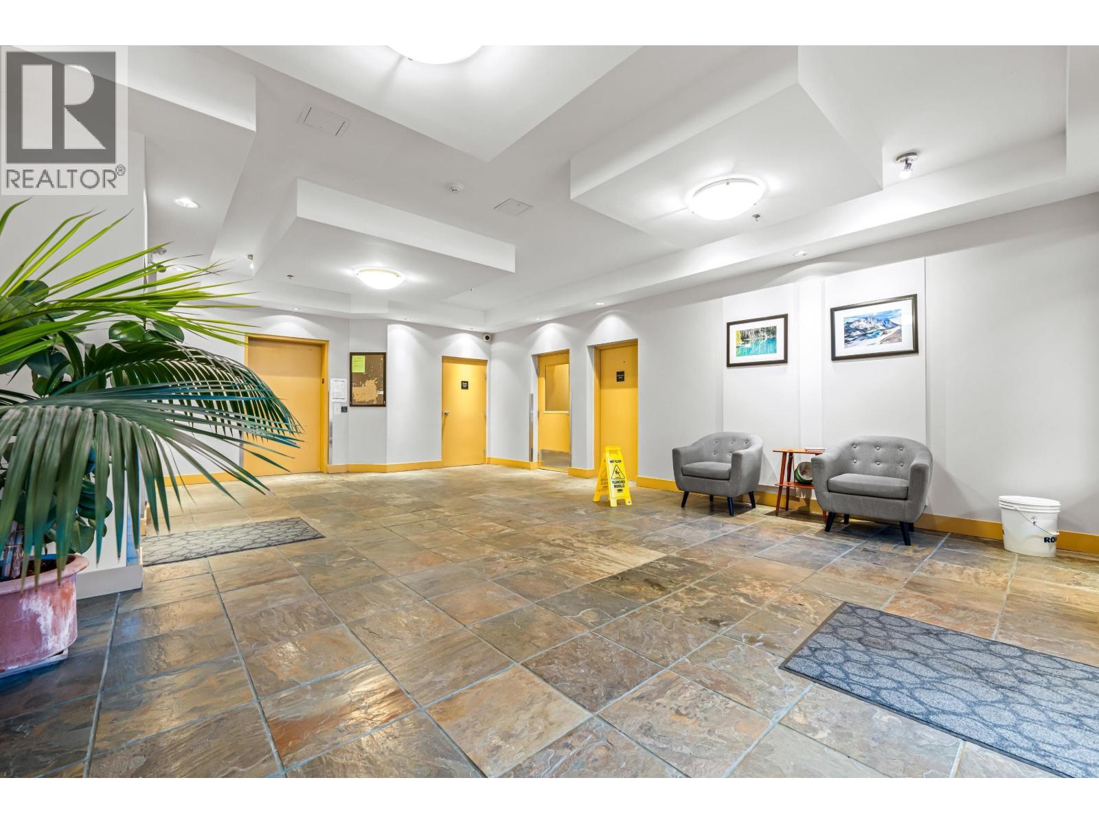 305 38003 SECOND AVENUE, Squamish