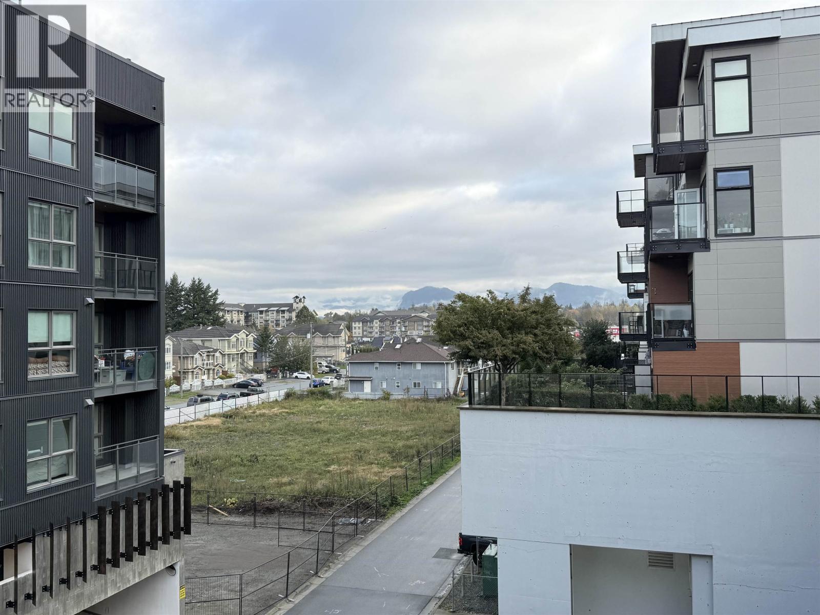 305 38003 SECOND AVENUE, Squamish