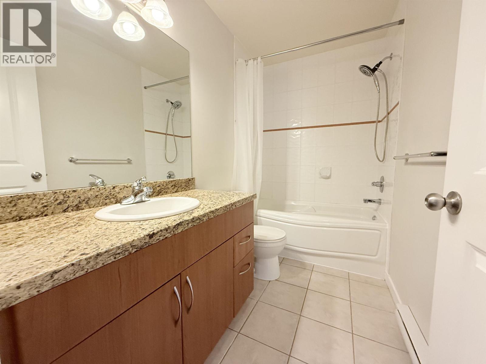 305 38003 SECOND AVENUE, Squamish