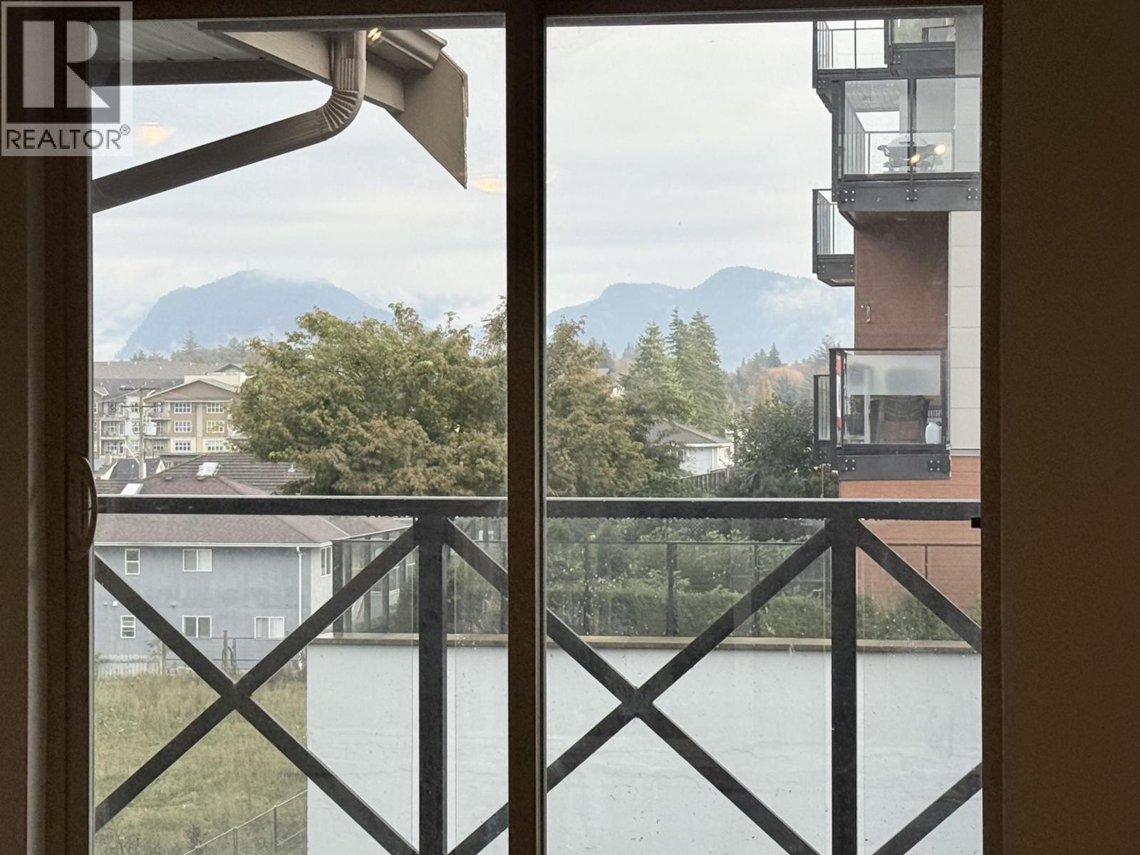 305 38003 SECOND AVENUE, Squamish