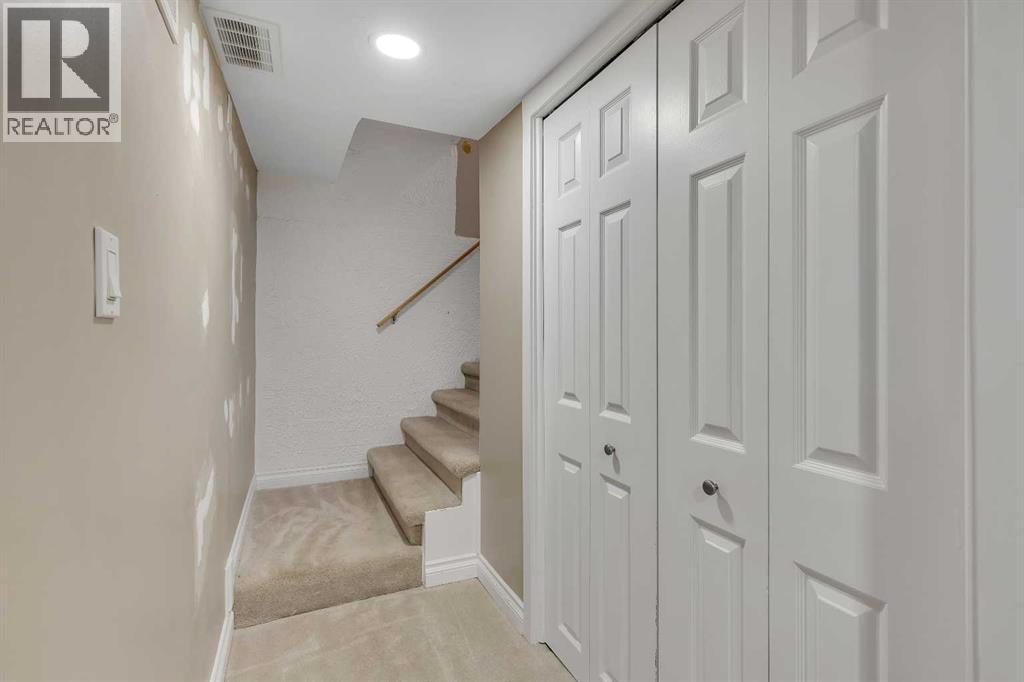 Single Family House 4 Level for Sale in  Bowglen Crescent NW Bowness Calgary 