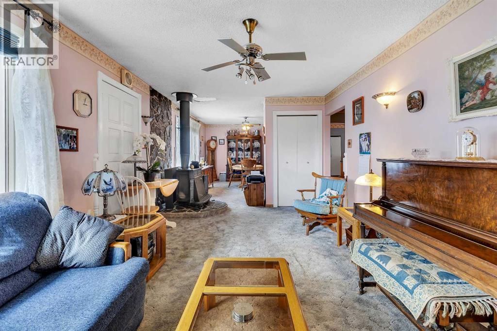 Single Family House 4 Level for Sale in  Bowglen Crescent NW Bowness Calgary 