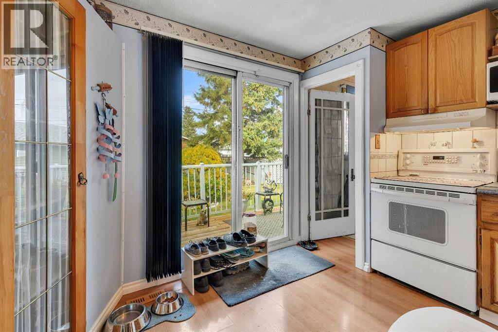 Single Family House 4 Level for Sale in  Bowglen Crescent NW Bowness Calgary 